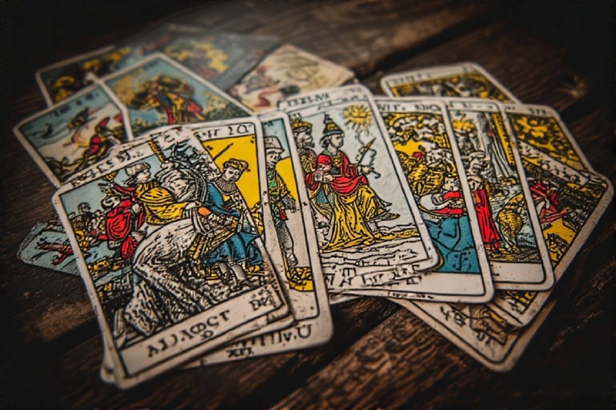 Les Mystères du Tarot : Une Introduction à l’Art Divinatoire
