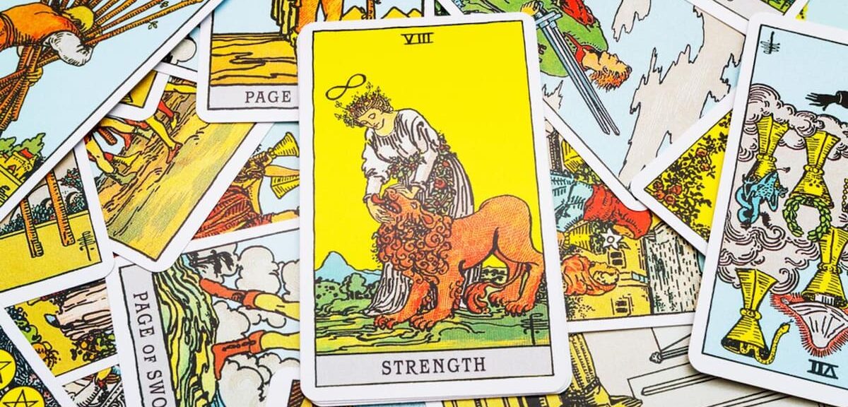 Le Tarot au Quotidien : Intégrer les Cartes dans sa Vie